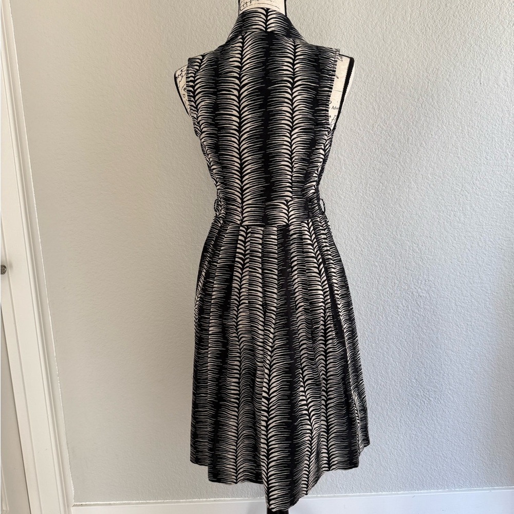 Sleeveless Black & White Print A-Line Dress
